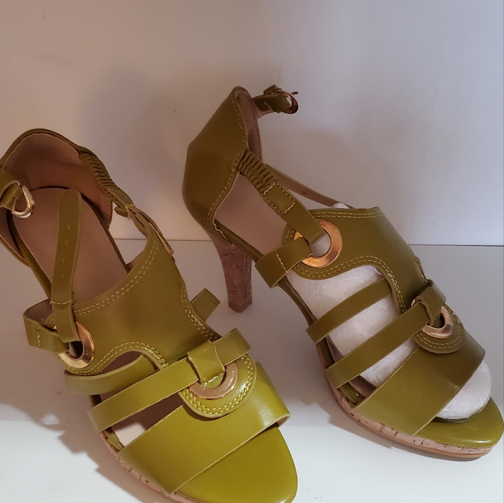 Womens shoes